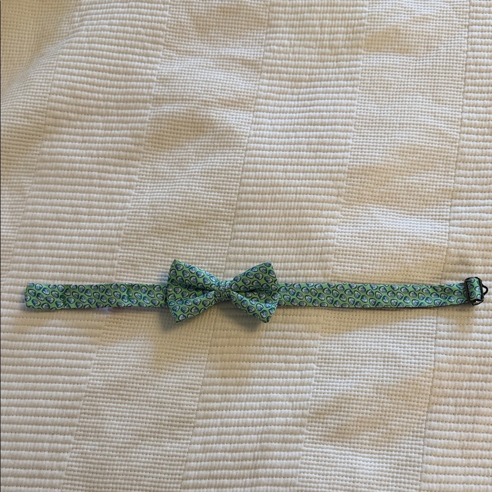 Vineyard Vines Green Patterned Kids Bow Tie